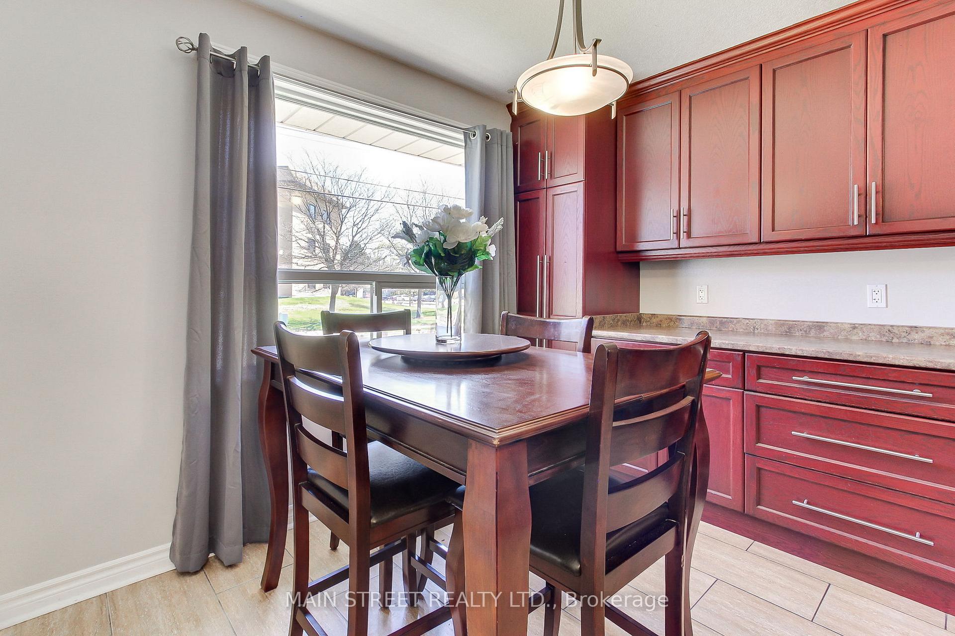 Photo 14 of 246 Franklin Street N, Kitchener — HOMEH