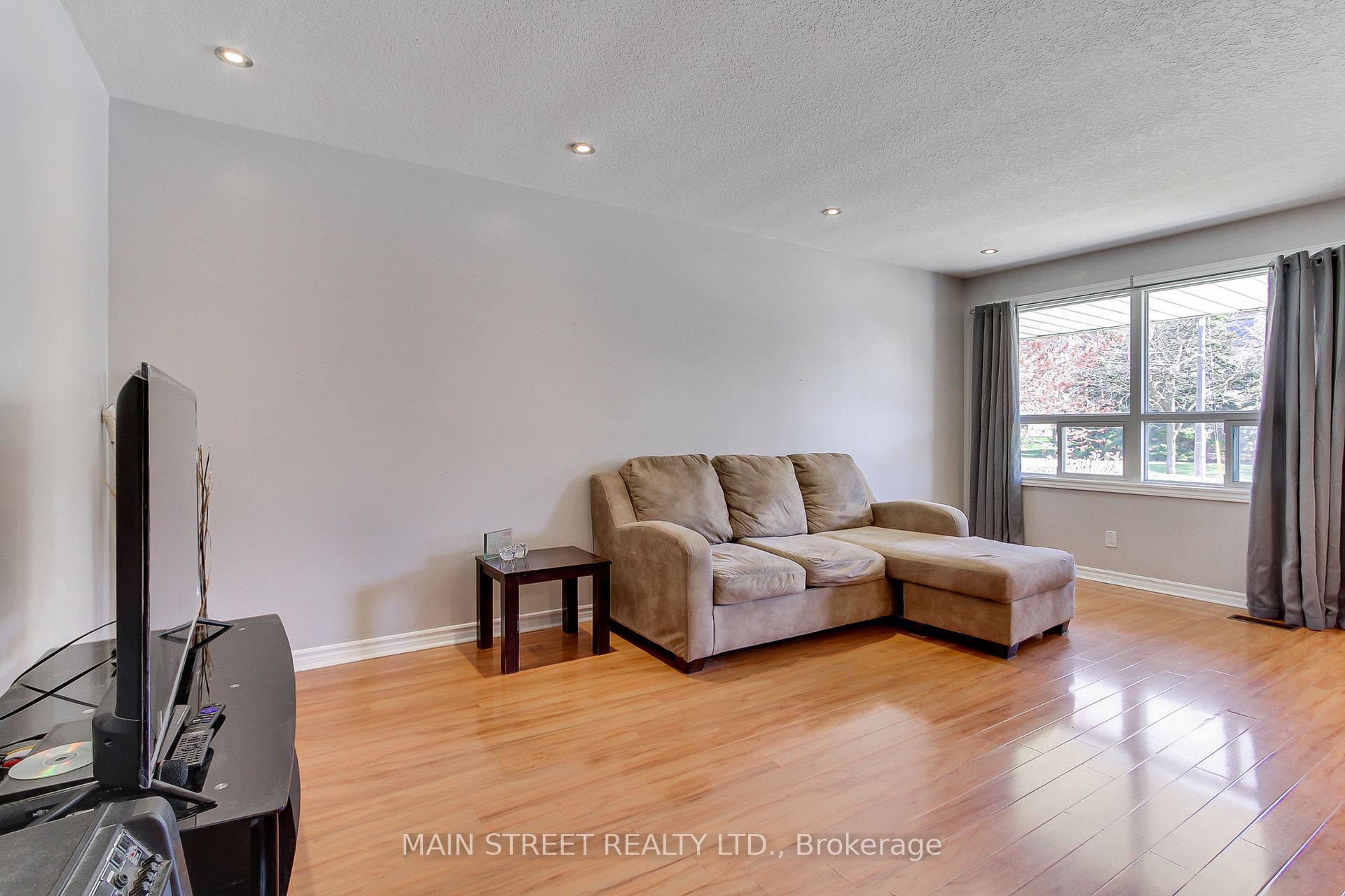 Photo 16 of 246 Franklin Street N, Kitchener — HOMEH
