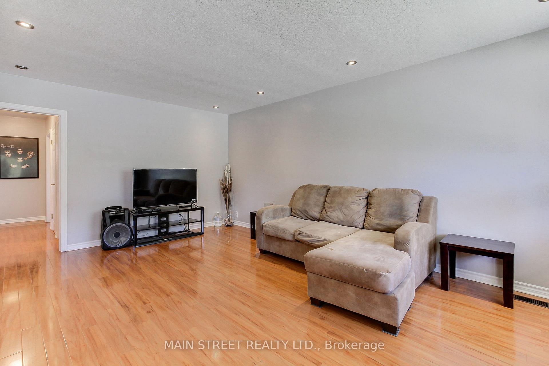 Photo 17 of 246 Franklin Street N, Kitchener — HOMEH