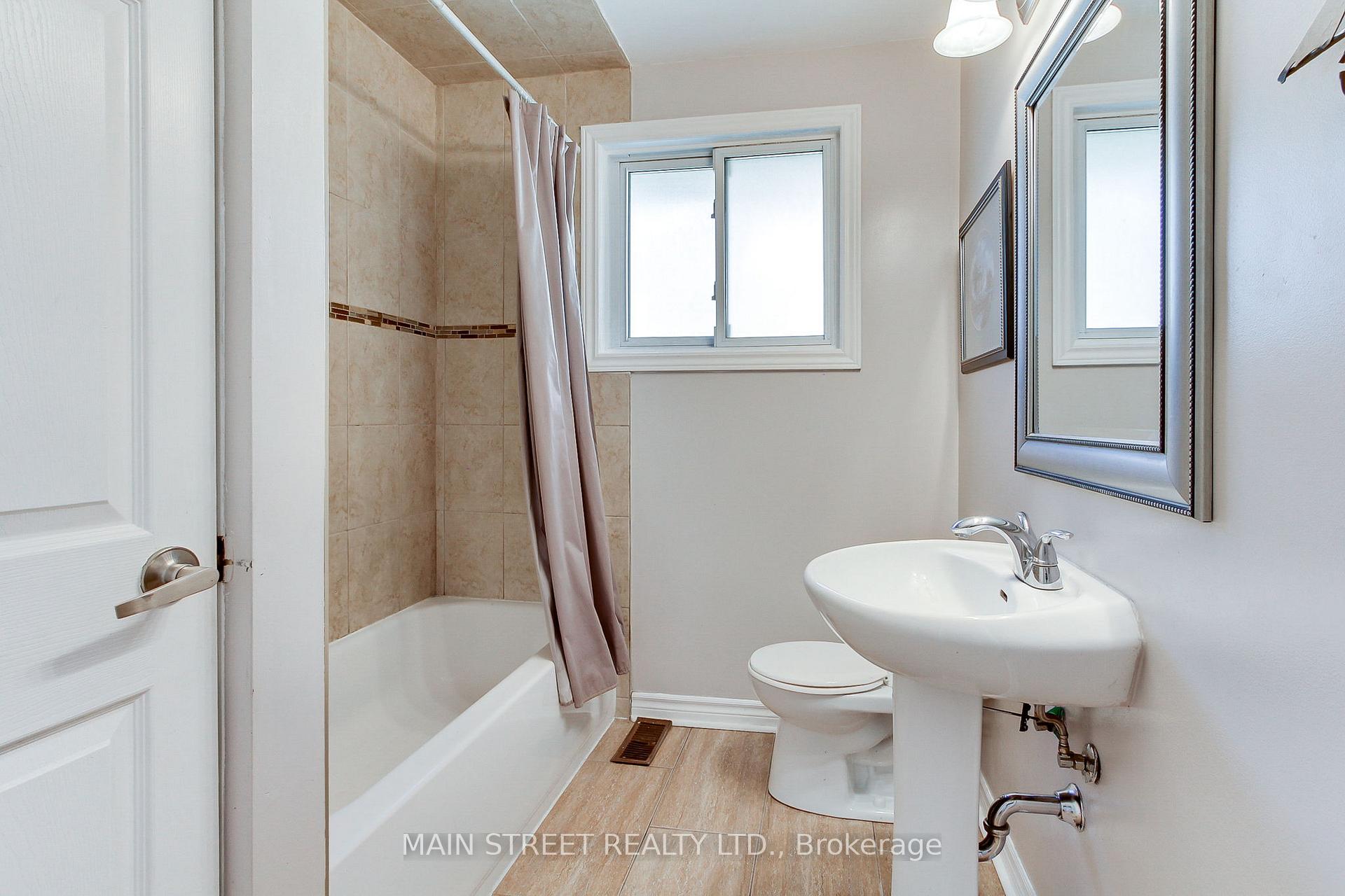 Photo 21 of 246 Franklin Street N, Kitchener — HOMEH