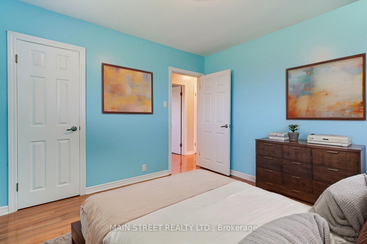 Photo 23 of 246 Franklin Street N, Kitchener — HOMEH