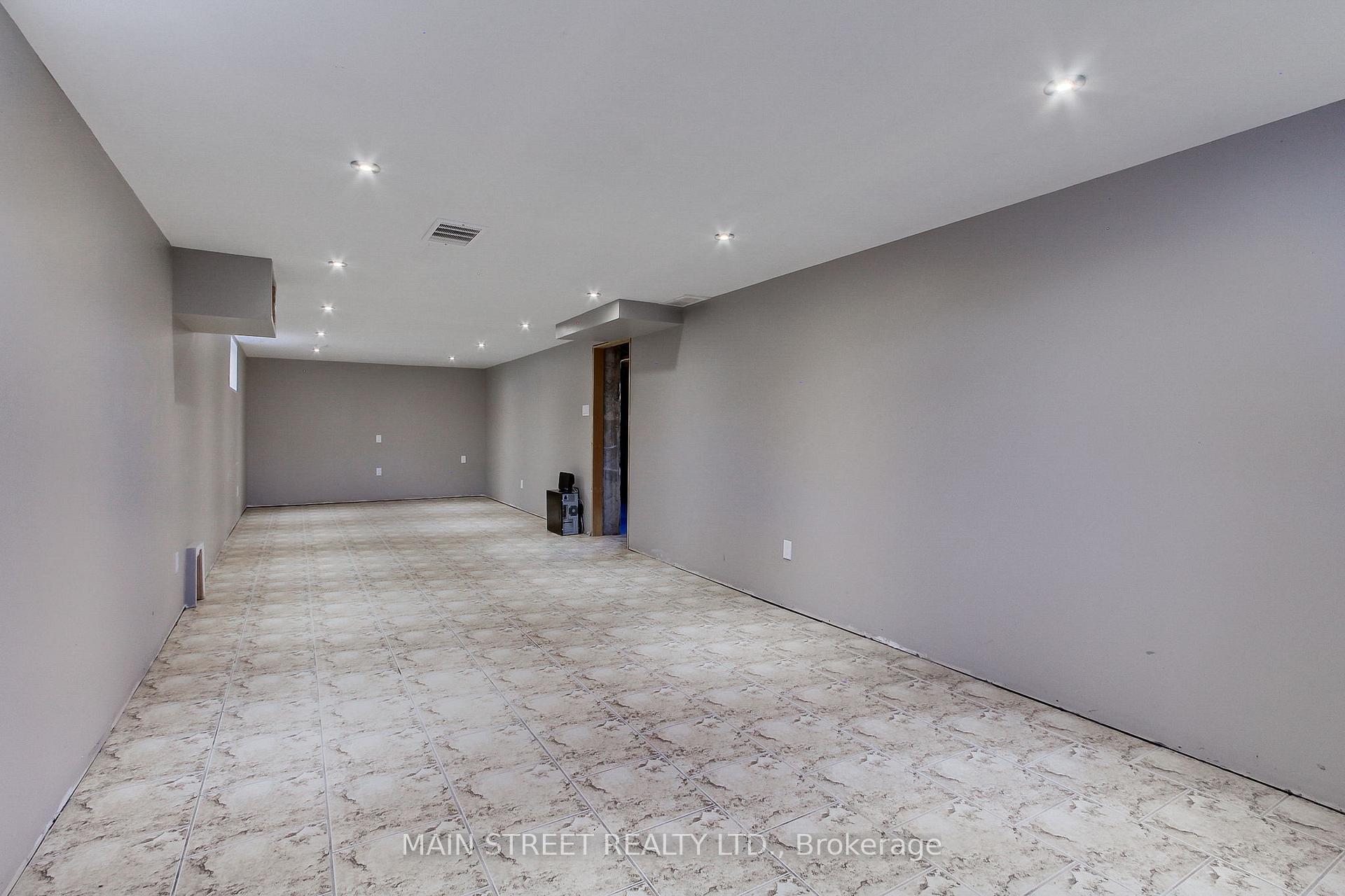 Photo 29 of 246 Franklin Street N, Kitchener — HOMEH