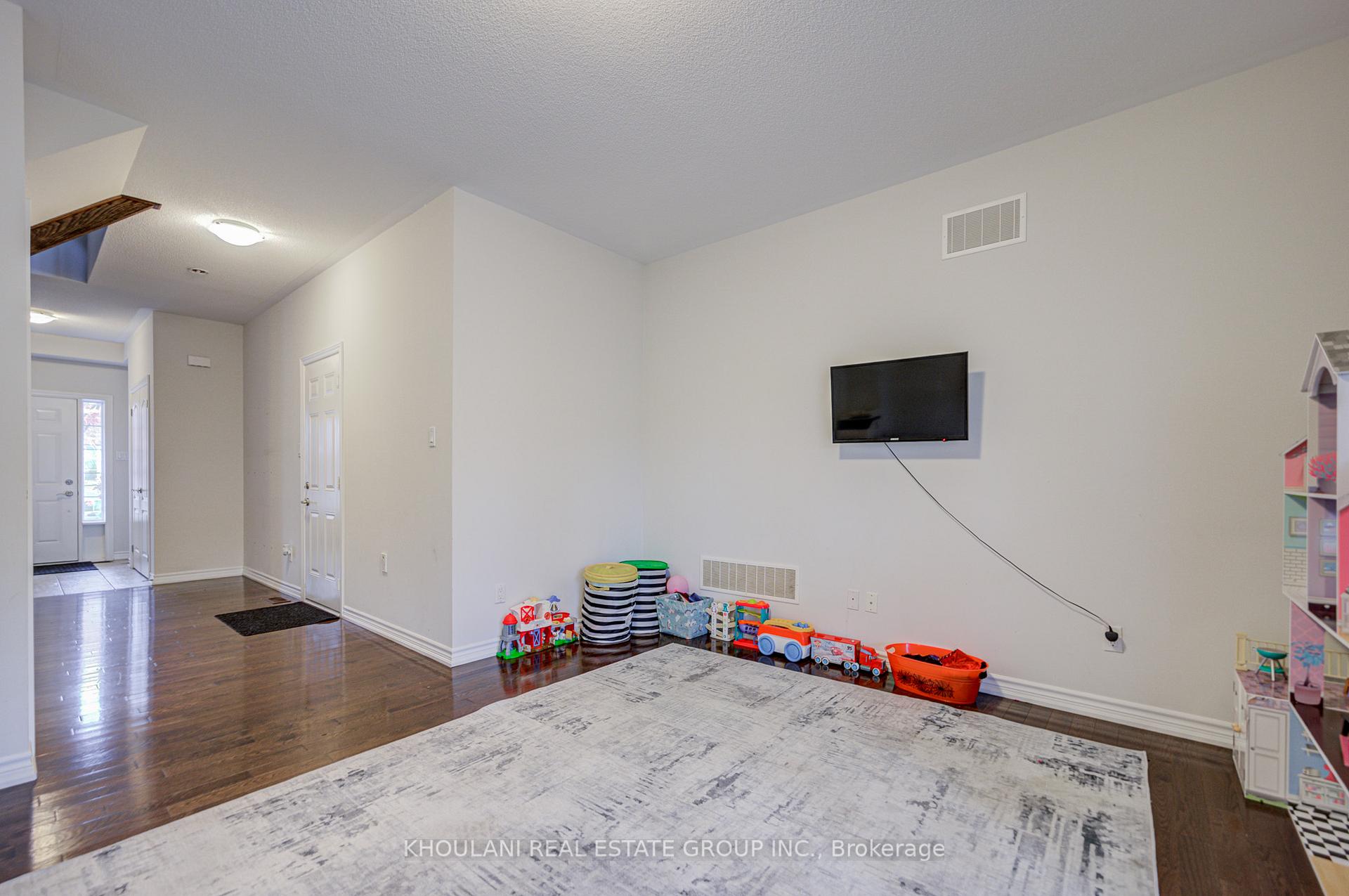 Photo 5 of 240 Andrews Trail, Milton, Clarke — HOMEH