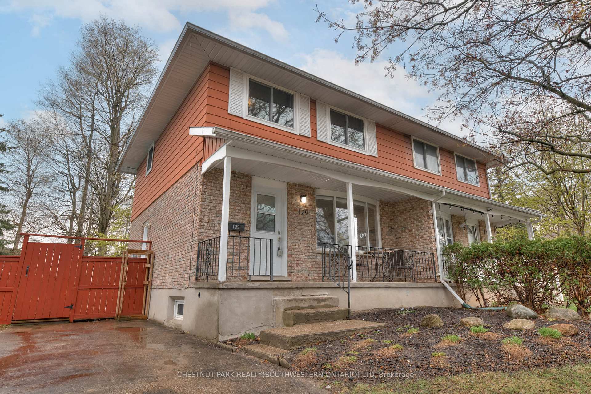 Photo 4 of 129 Dalegrove Drive, Kitchener — HOMEH