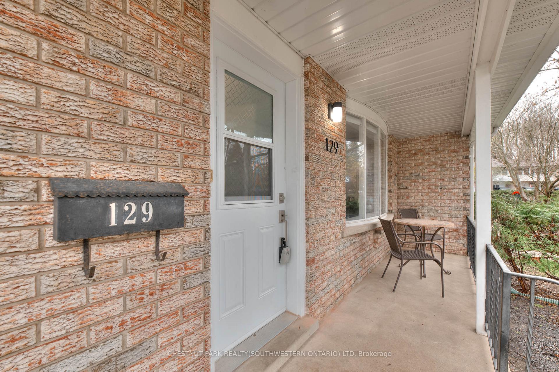 Photo 5 of 129 Dalegrove Drive, Kitchener — HOMEH
