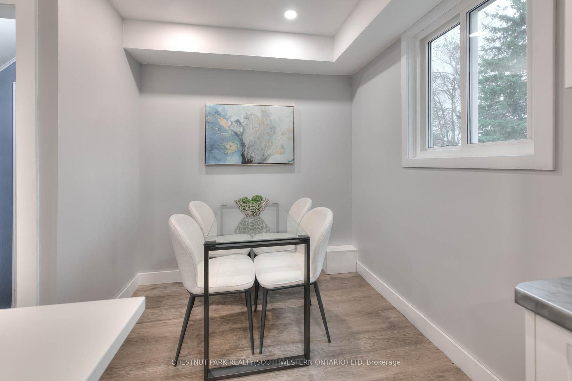 Photo 13 of 129 Dalegrove Drive, Kitchener — HOMEH