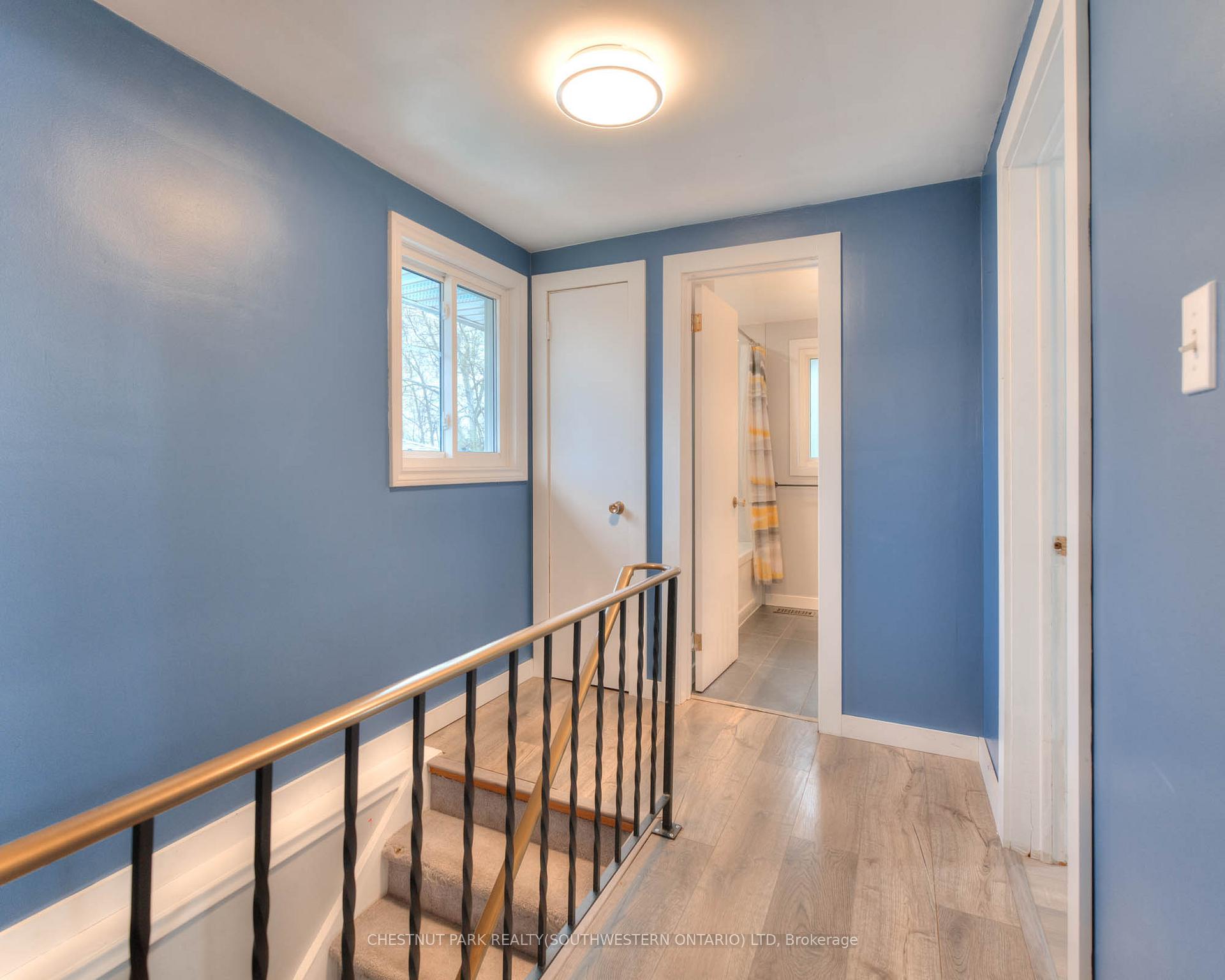 Photo 15 of 129 Dalegrove Drive, Kitchener — HOMEH