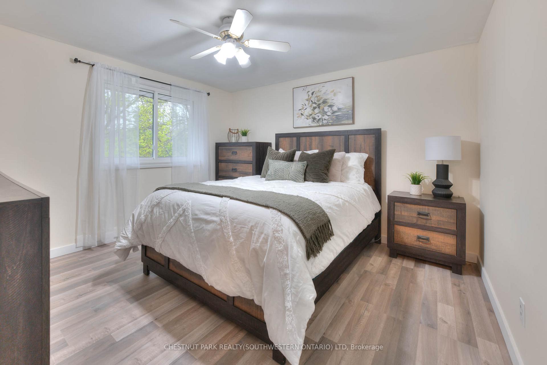 Photo 18 of 129 Dalegrove Drive, Kitchener — HOMEH