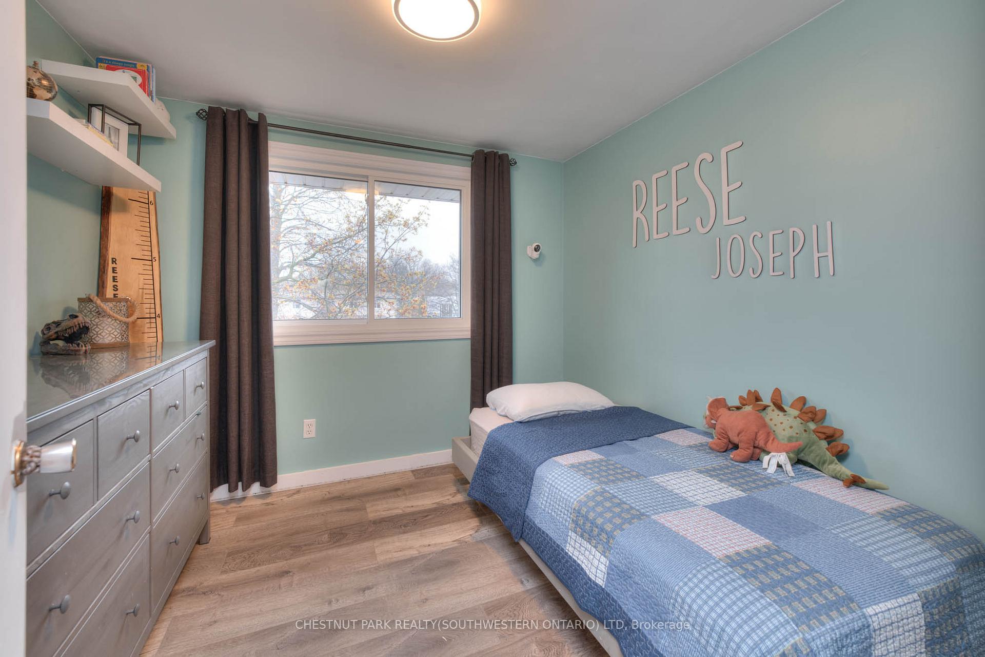 Photo 20 of 129 Dalegrove Drive, Kitchener — HOMEH