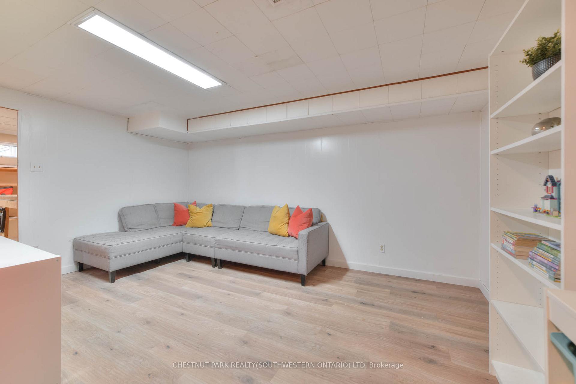 Photo 24 of 129 Dalegrove Drive, Kitchener — HOMEH