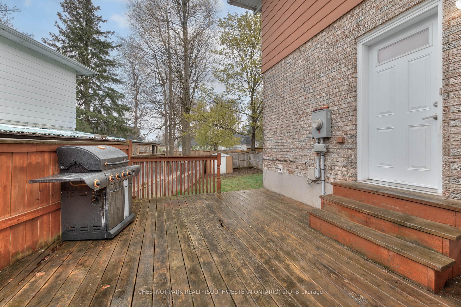 Photo 30 of 129 Dalegrove Drive, Kitchener — HOMEH