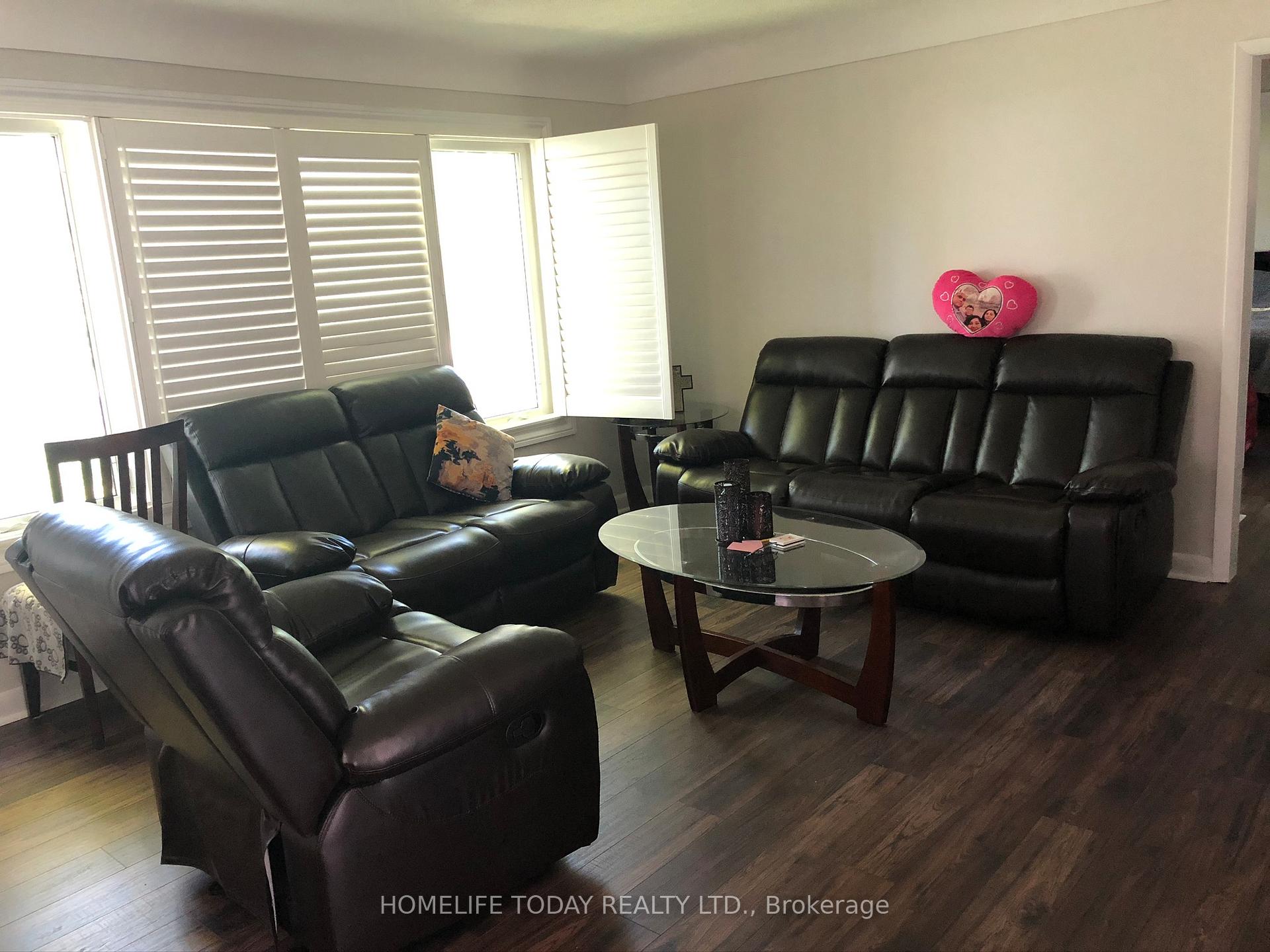 Photo 1 of 96 Carrington Court, Hamilton, Ancaster — HOMEH