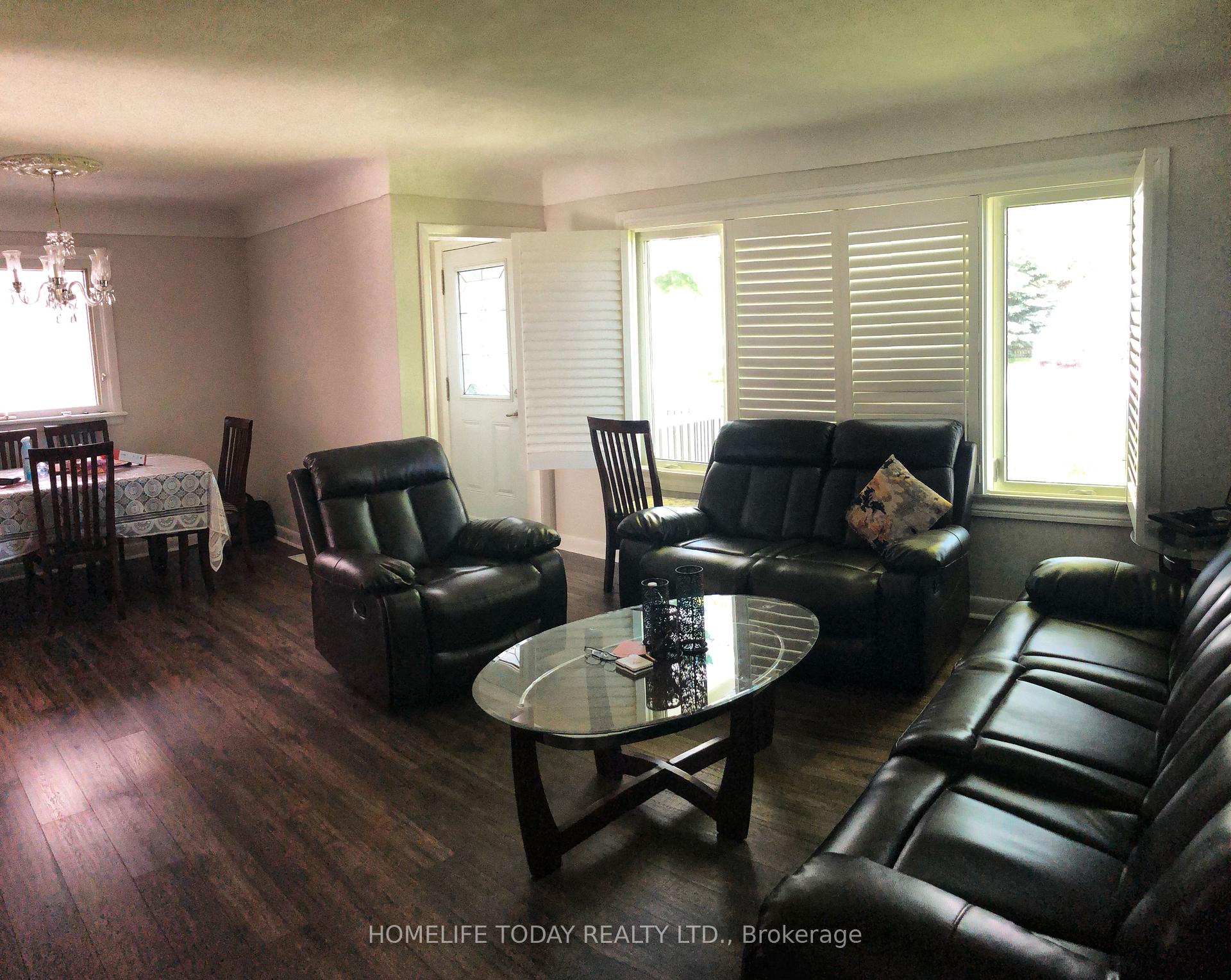 Photo 2 of 96 Carrington Court, Hamilton, Ancaster — HOMEH