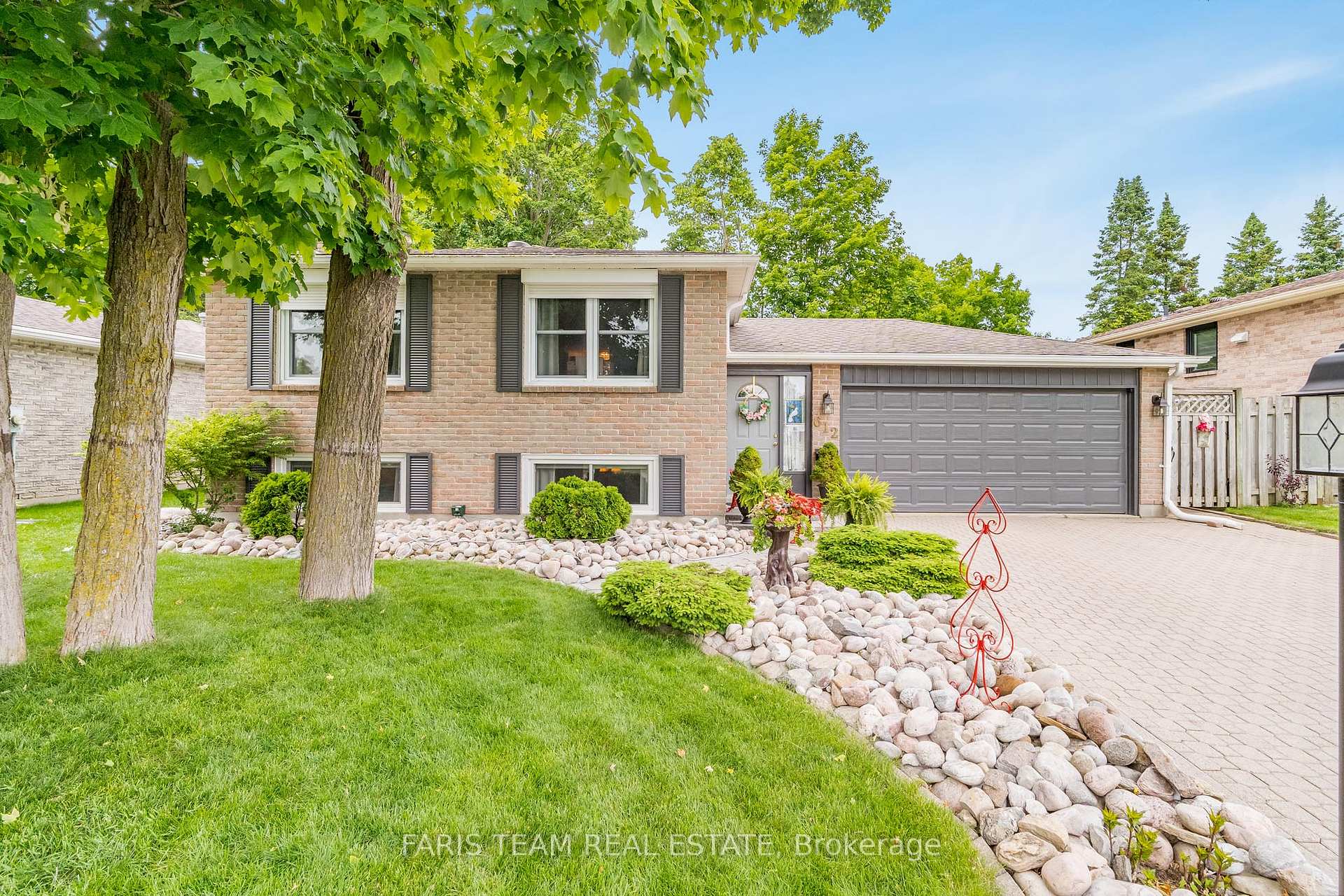 Photo 2 of 612 Randles Crescent, Midland — HOMEH
