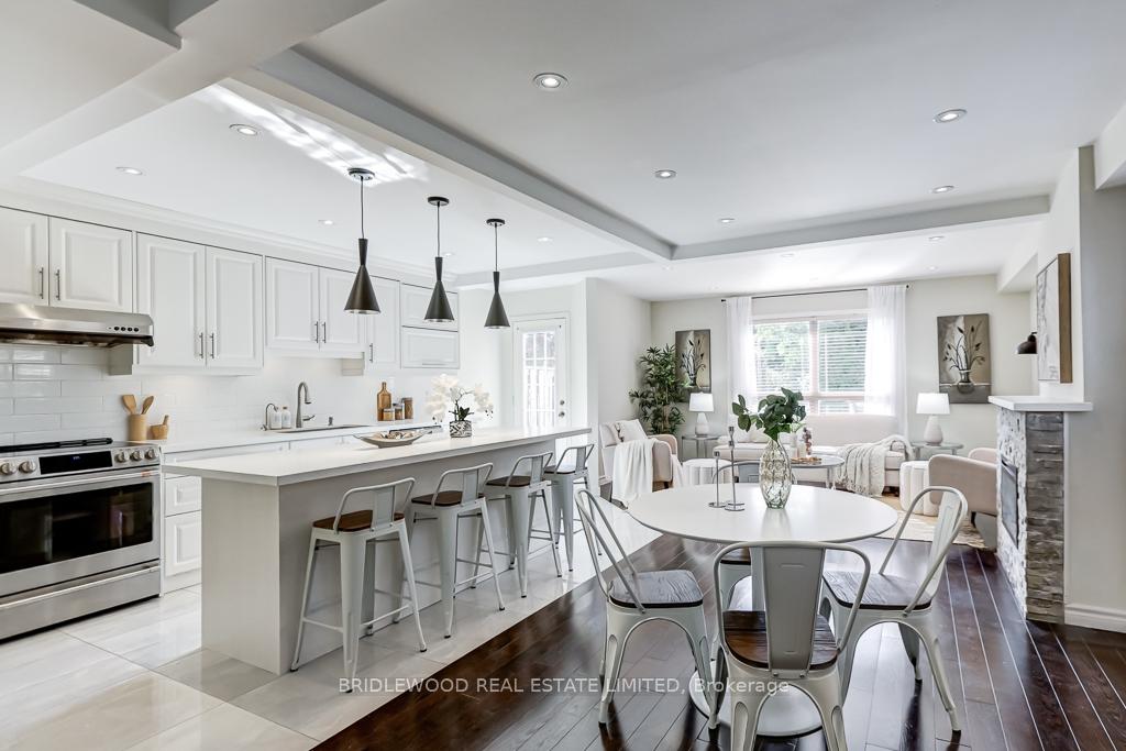 Photo 3 of 54 Anita Drive, Markham, Village Green-South Unionville — HOMEH