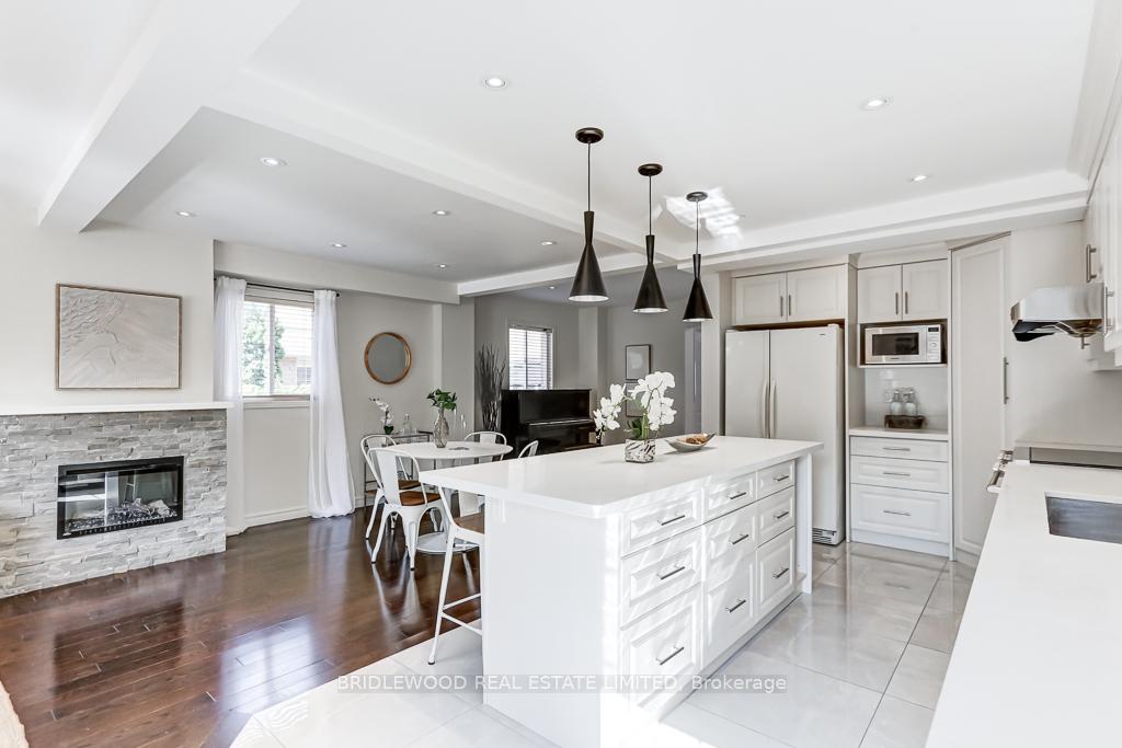 Photo 5 of 54 Anita Drive, Markham, Village Green-South Unionville — HOMEH