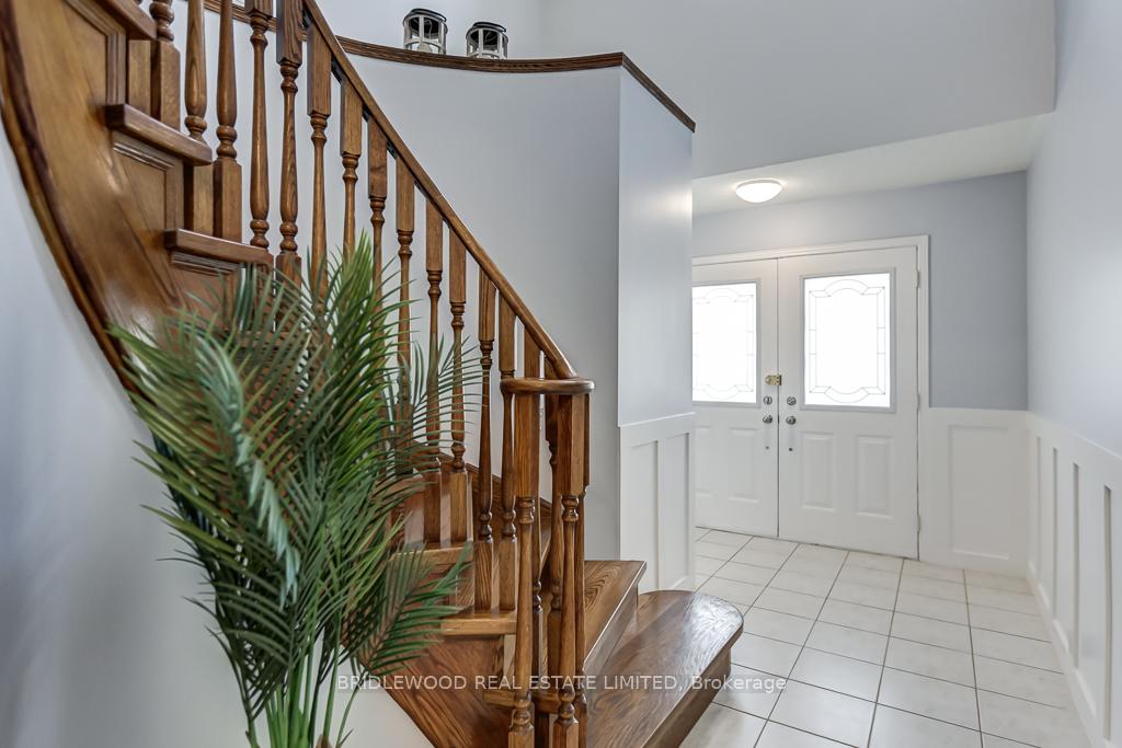 Photo 6 of 54 Anita Drive, Markham, Village Green-South Unionville — HOMEH
