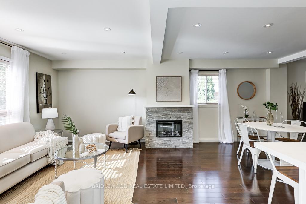 Photo 10 of 54 Anita Drive, Markham, Village Green-South Unionville — HOMEH