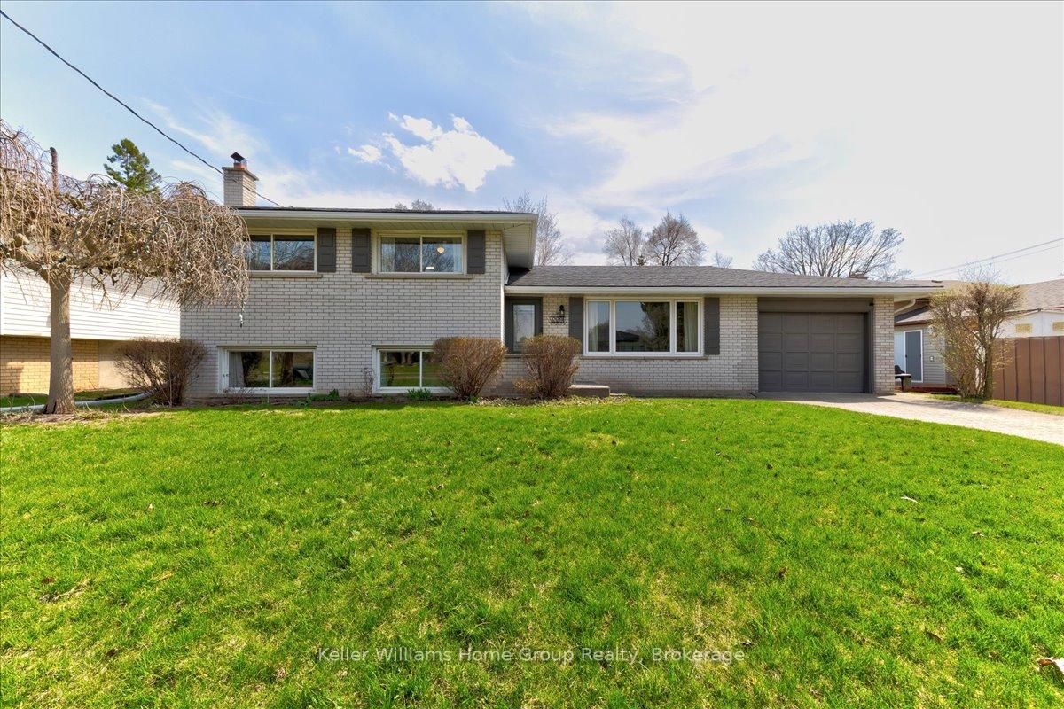Photo 2 of 229 Kenneth Avenue, Kitchener — HOMEH