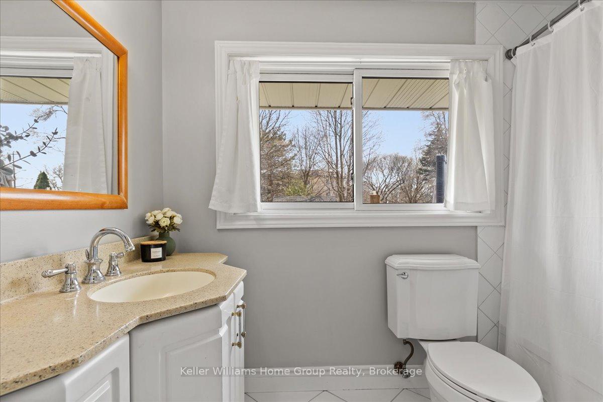 Photo 14 of 229 Kenneth Avenue, Kitchener — HOMEH