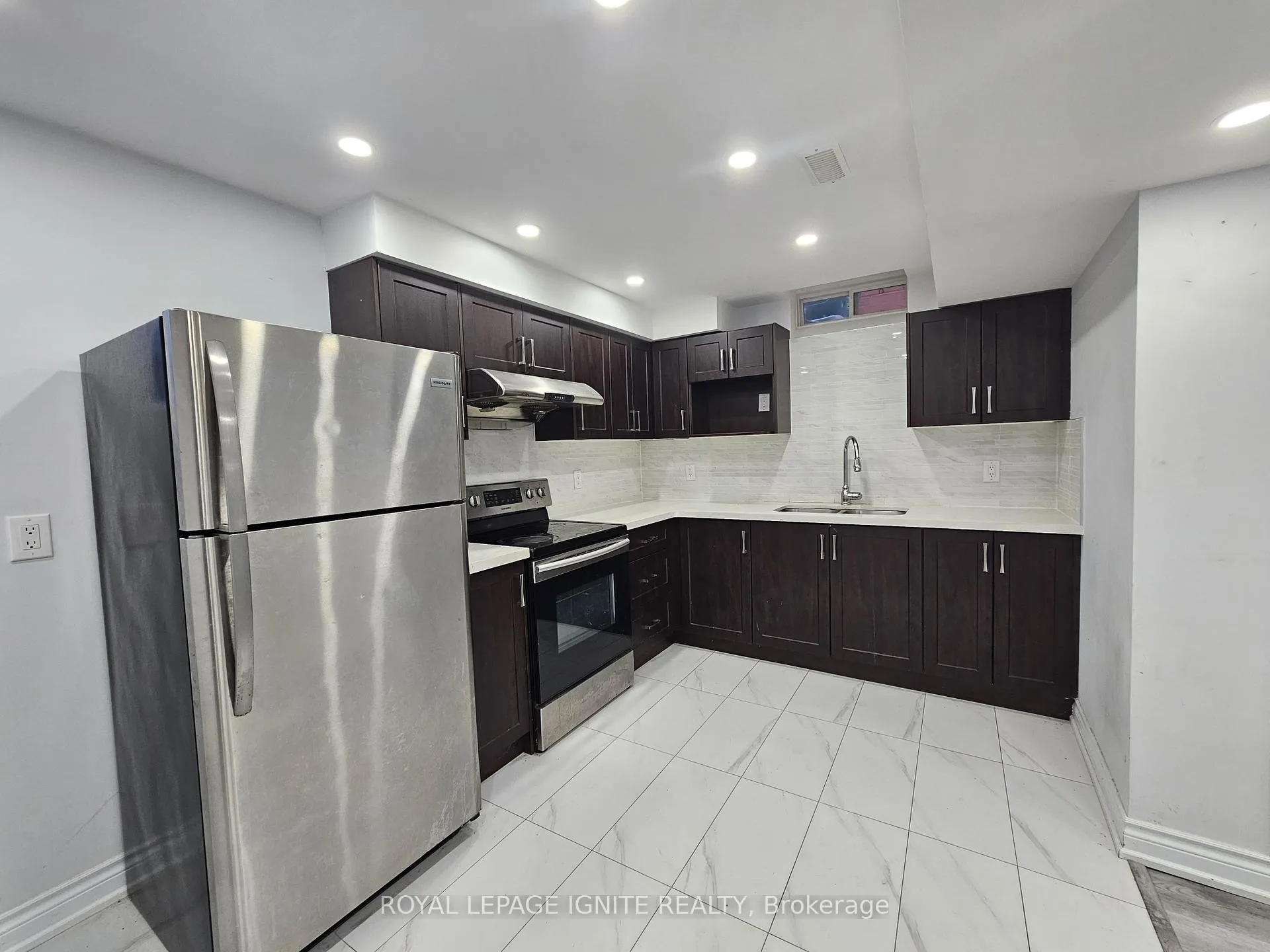 Photo 4 of 41 Gordon Weeden Road, Markham, Greensborough — HOMEH