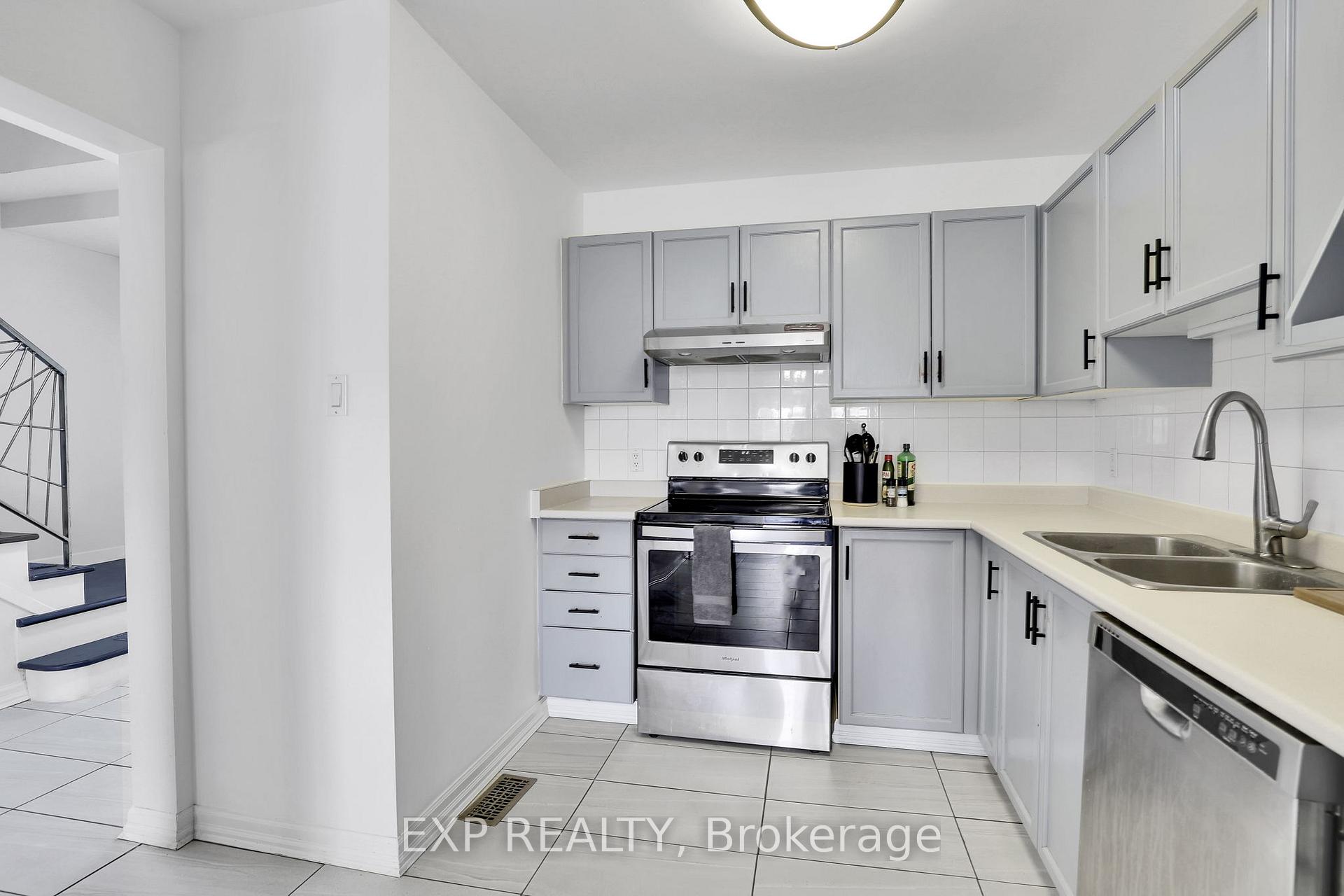 Photo 10 of 95 Cedarock Drive, Ottawa, Kanata - Bridlewood — HOMEH