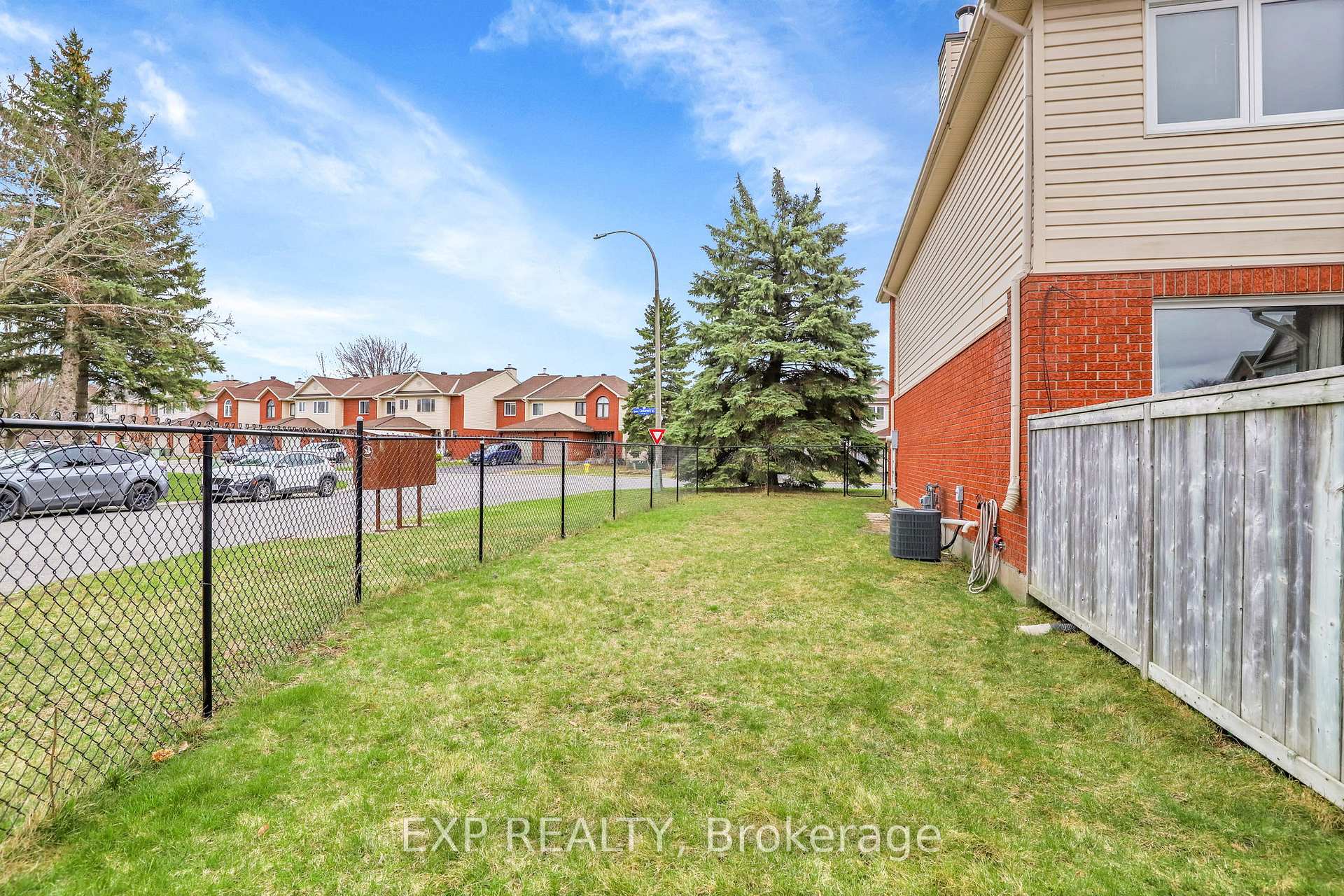 Photo 36 of 95 Cedarock Drive, Ottawa, Kanata - Bridlewood — HOMEH