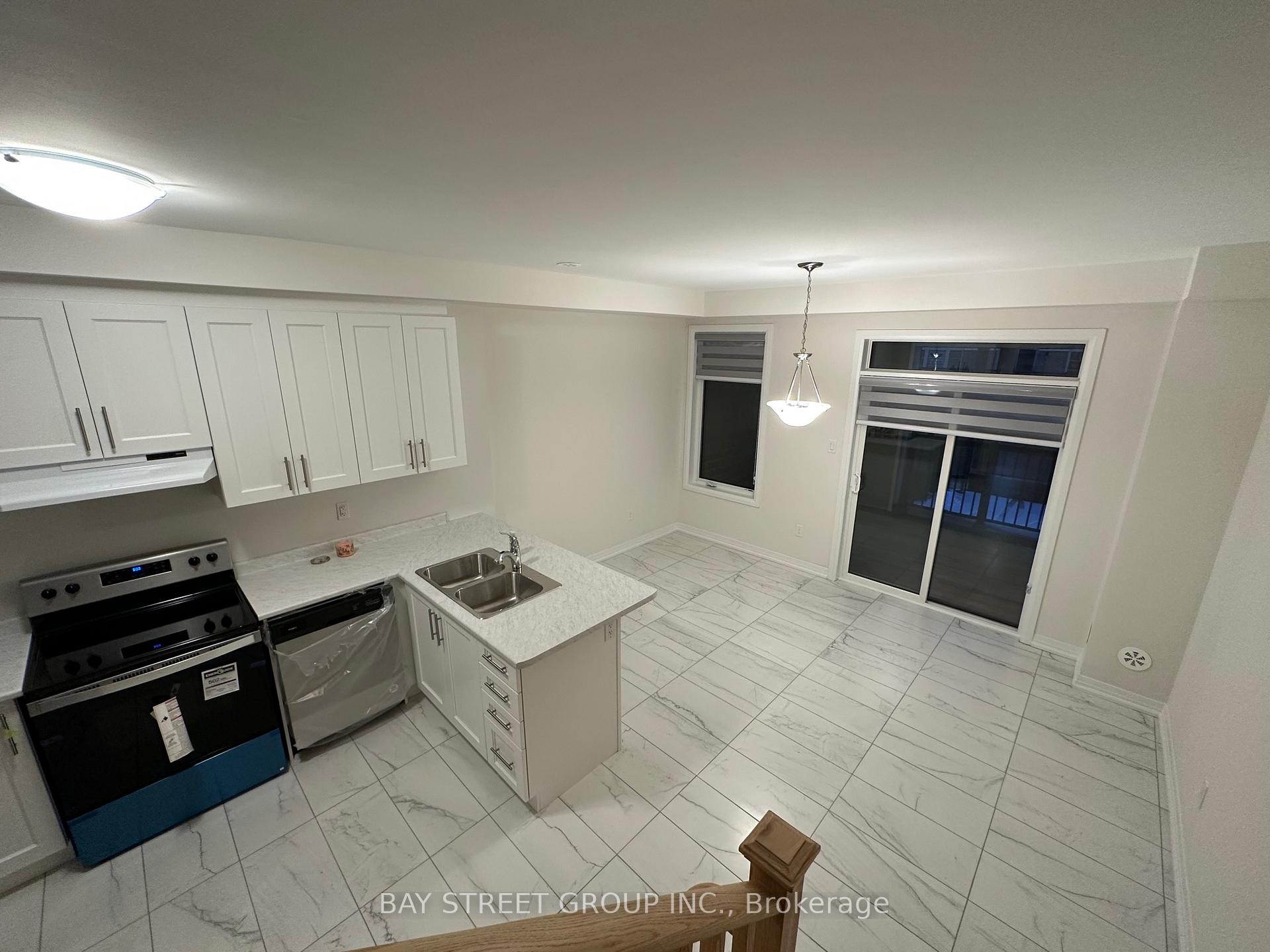Photo 5 of Unit Markham, 24 Stoeber Lane, Markham, Cedar Grove — HOMEH