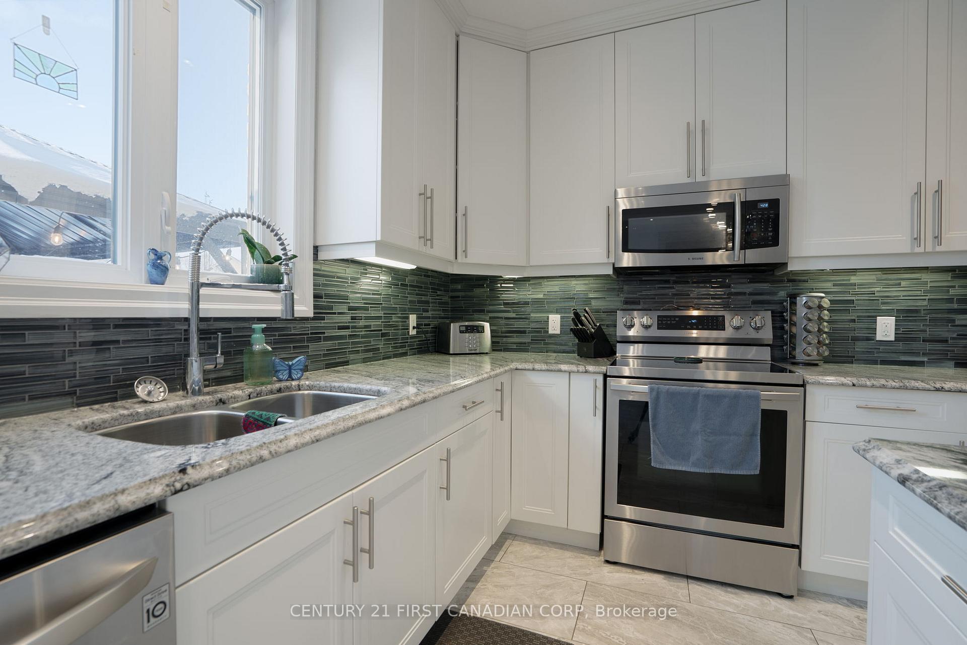 Photo 9 of 11 Valleyview Crescent, Middlesex Centre, Komoka — HOMEH