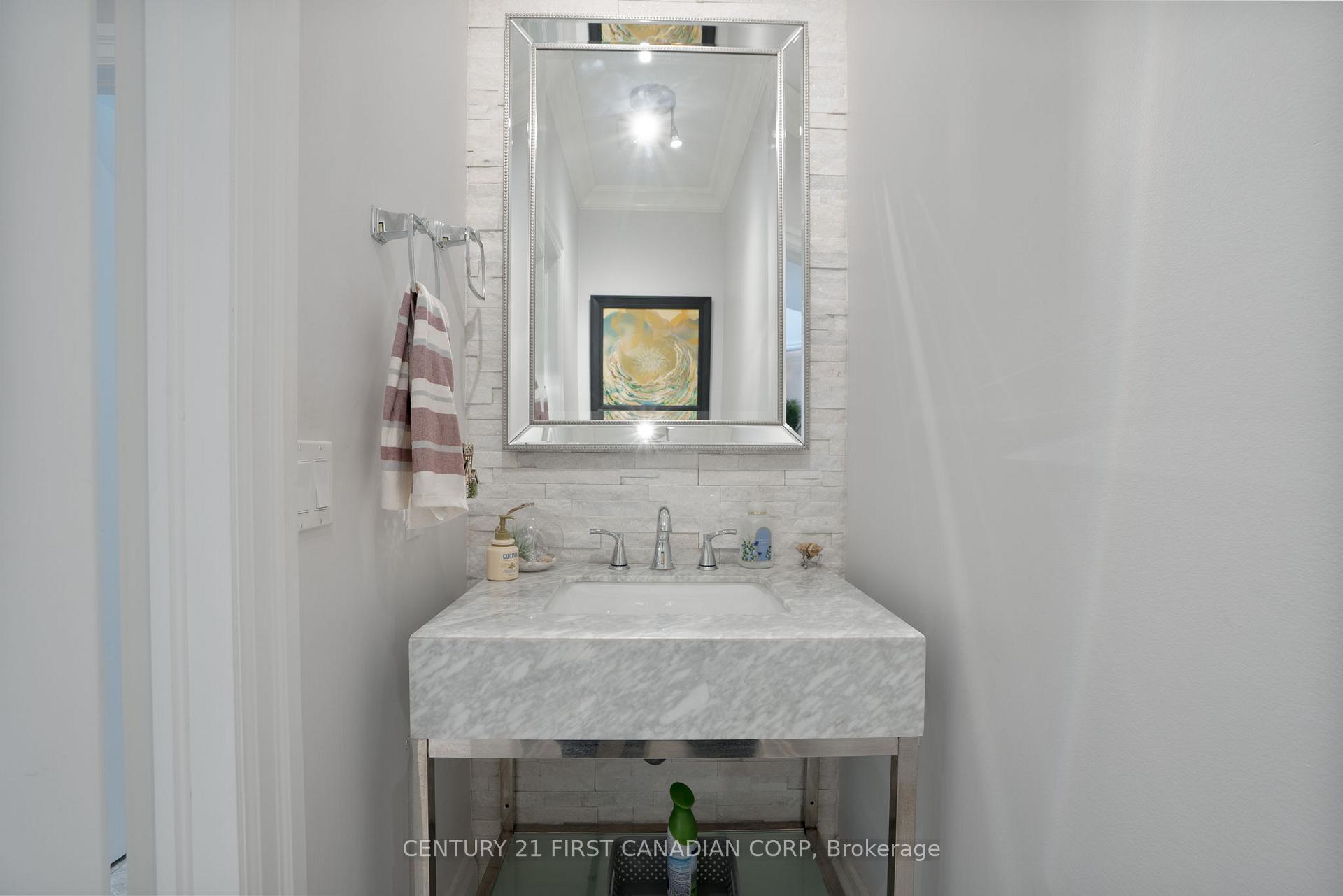 Photo 13 of 11 Valleyview Crescent, Middlesex Centre, Komoka — HOMEH