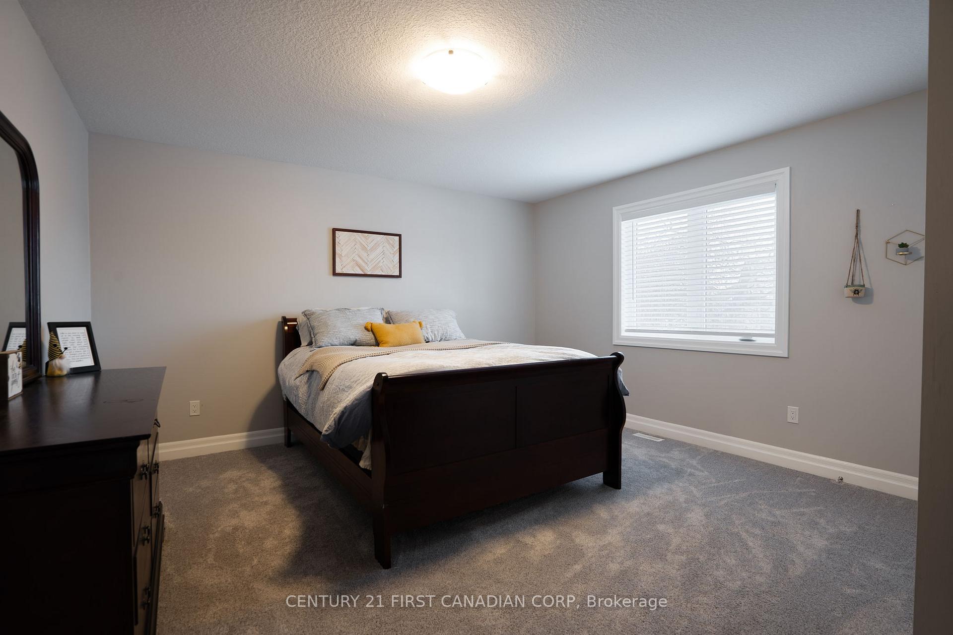 Photo 22 of 11 Valleyview Crescent, Middlesex Centre, Komoka — HOMEH