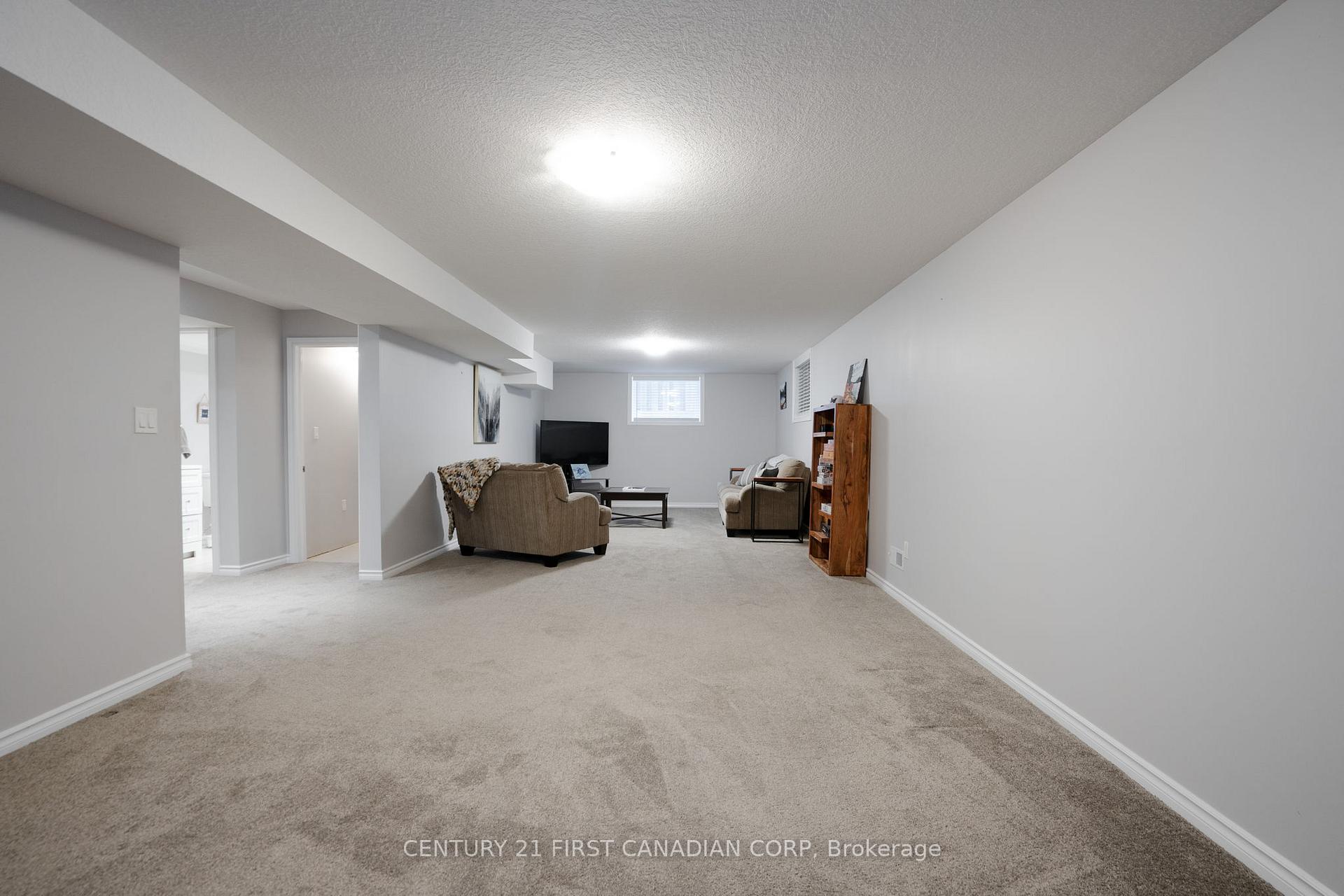 Photo 32 of 11 Valleyview Crescent, Middlesex Centre, Komoka — HOMEH