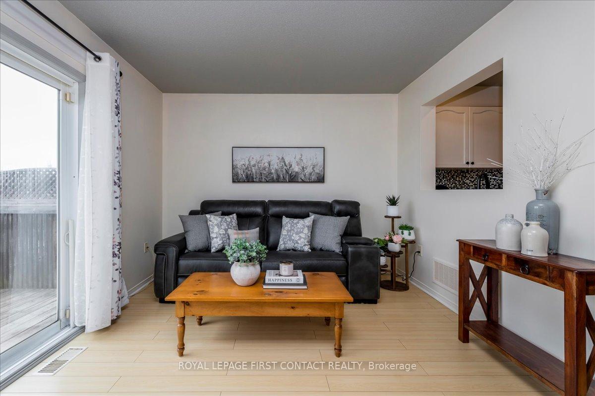 Photo 10 of 171 Southwinds Crescent, Midland — HOMEH