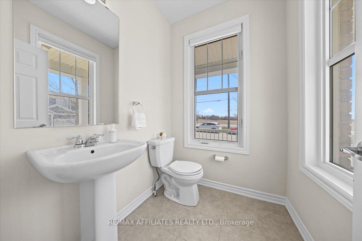 Photo 5 of 929 Shimmerton Circle, Ottawa, Kanata - Emerald Meadows/Trailwest — HOMEH