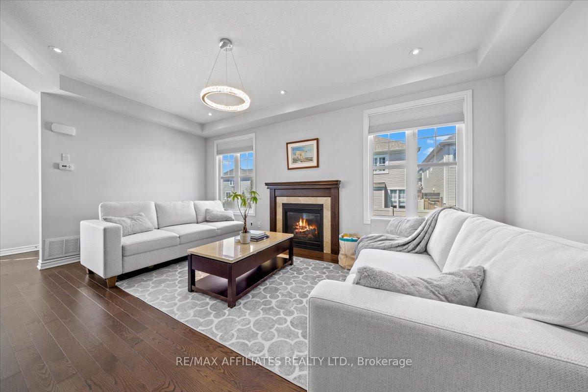 Photo 7 of 929 Shimmerton Circle, Ottawa, Kanata - Emerald Meadows/Trailwest — HOMEH