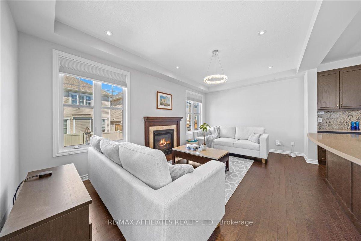 Photo 8 of 929 Shimmerton Circle, Ottawa, Kanata - Emerald Meadows/Trailwest — HOMEH