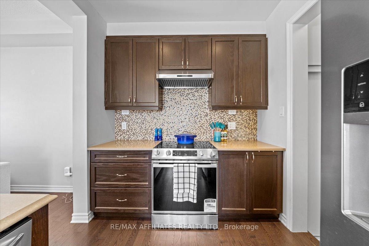 Photo 12 of 929 Shimmerton Circle, Ottawa, Kanata - Emerald Meadows/Trailwest — HOMEH