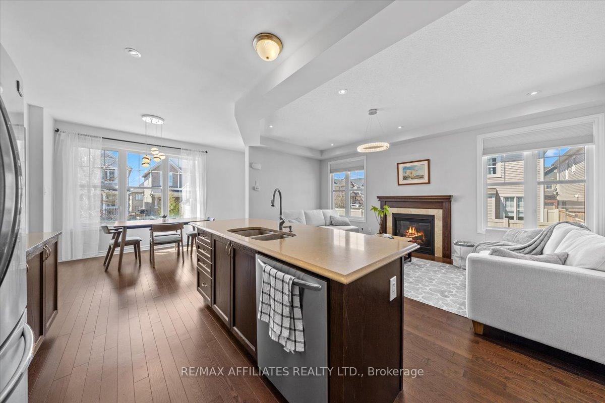Photo 15 of 929 Shimmerton Circle, Ottawa, Kanata - Emerald Meadows/Trailwest — HOMEH