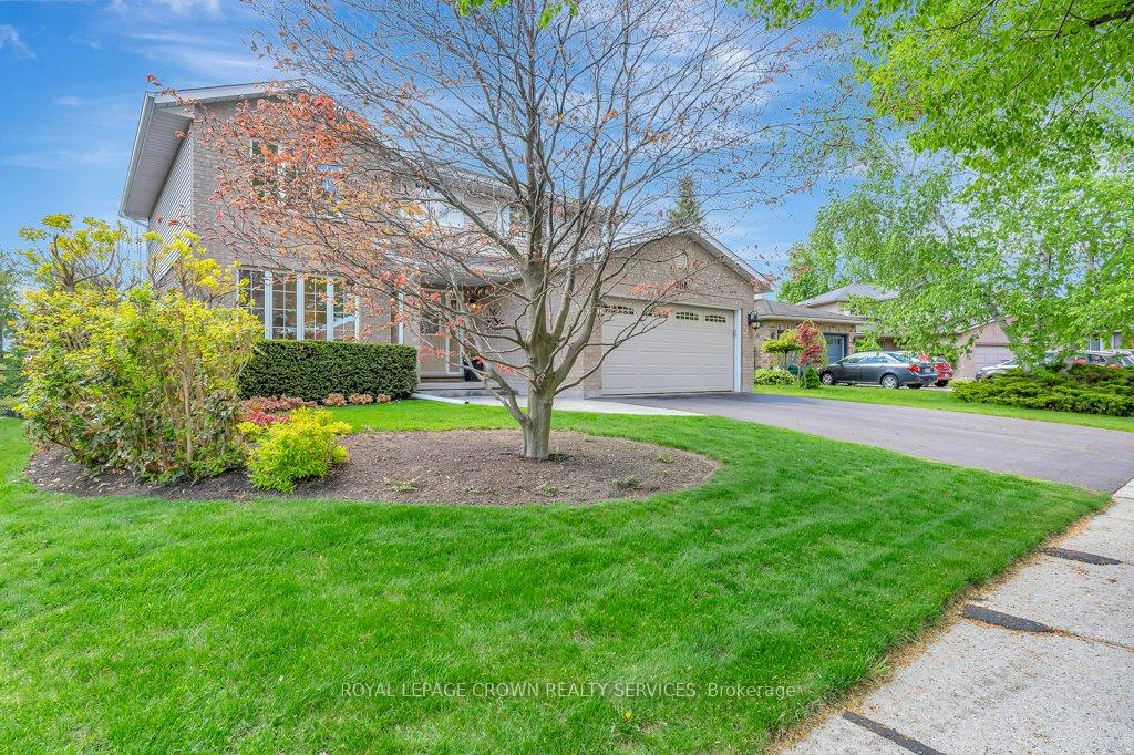 Photo 2 of 208 Michener Crescent, Kitchener — HOMEH