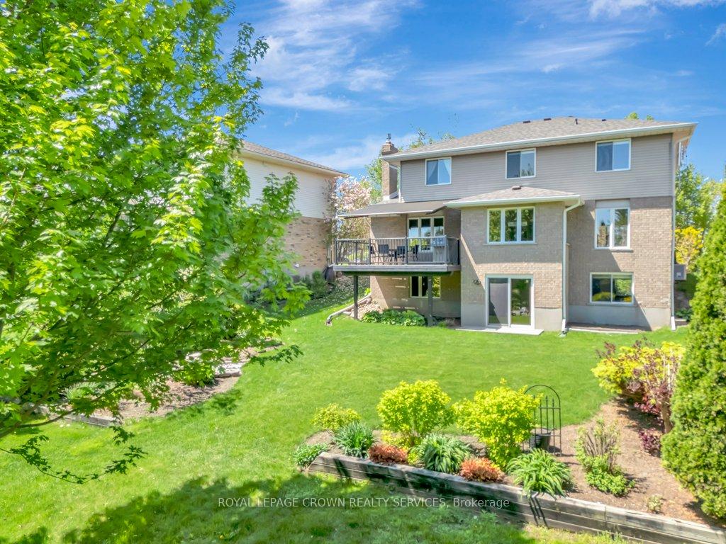 Photo 3 of 208 Michener Crescent, Kitchener — HOMEH