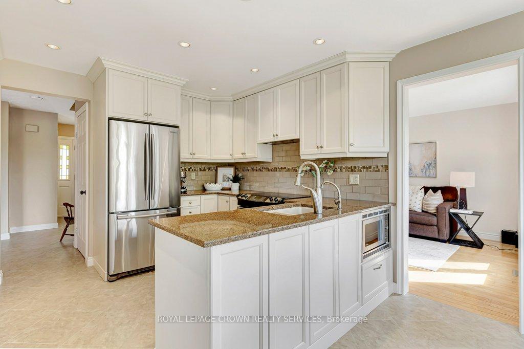 Photo 6 of 208 Michener Crescent, Kitchener — HOMEH