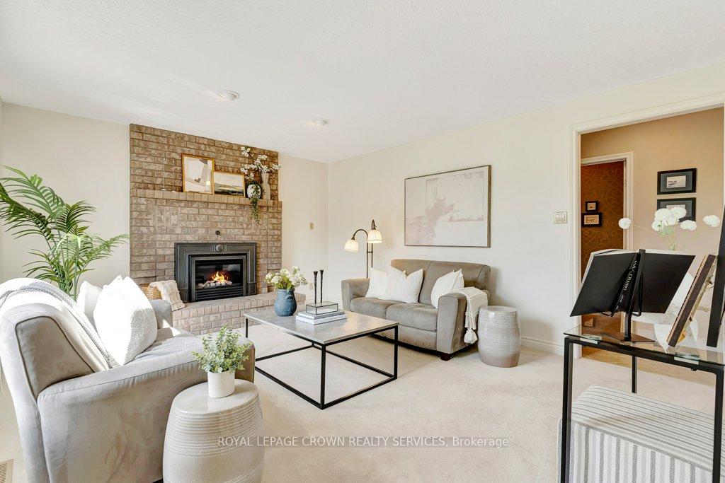 Photo 12 of 208 Michener Crescent, Kitchener — HOMEH