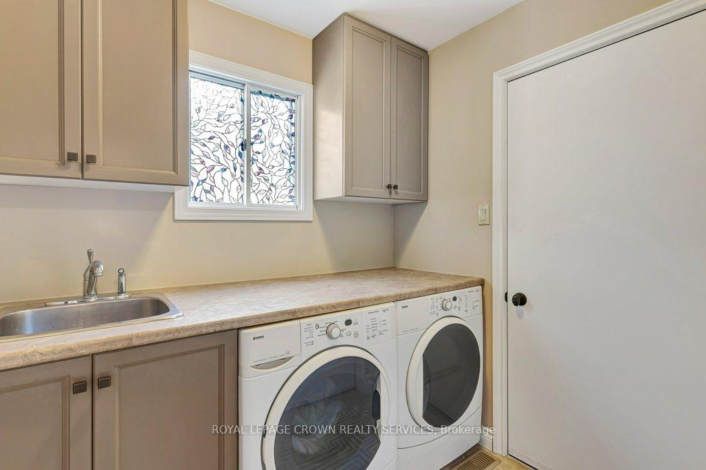 Photo 16 of 208 Michener Crescent, Kitchener — HOMEH