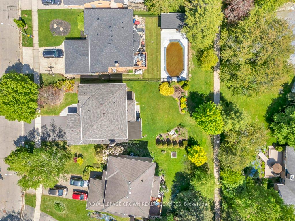 Photo 39 of 208 Michener Crescent, Kitchener — HOMEH