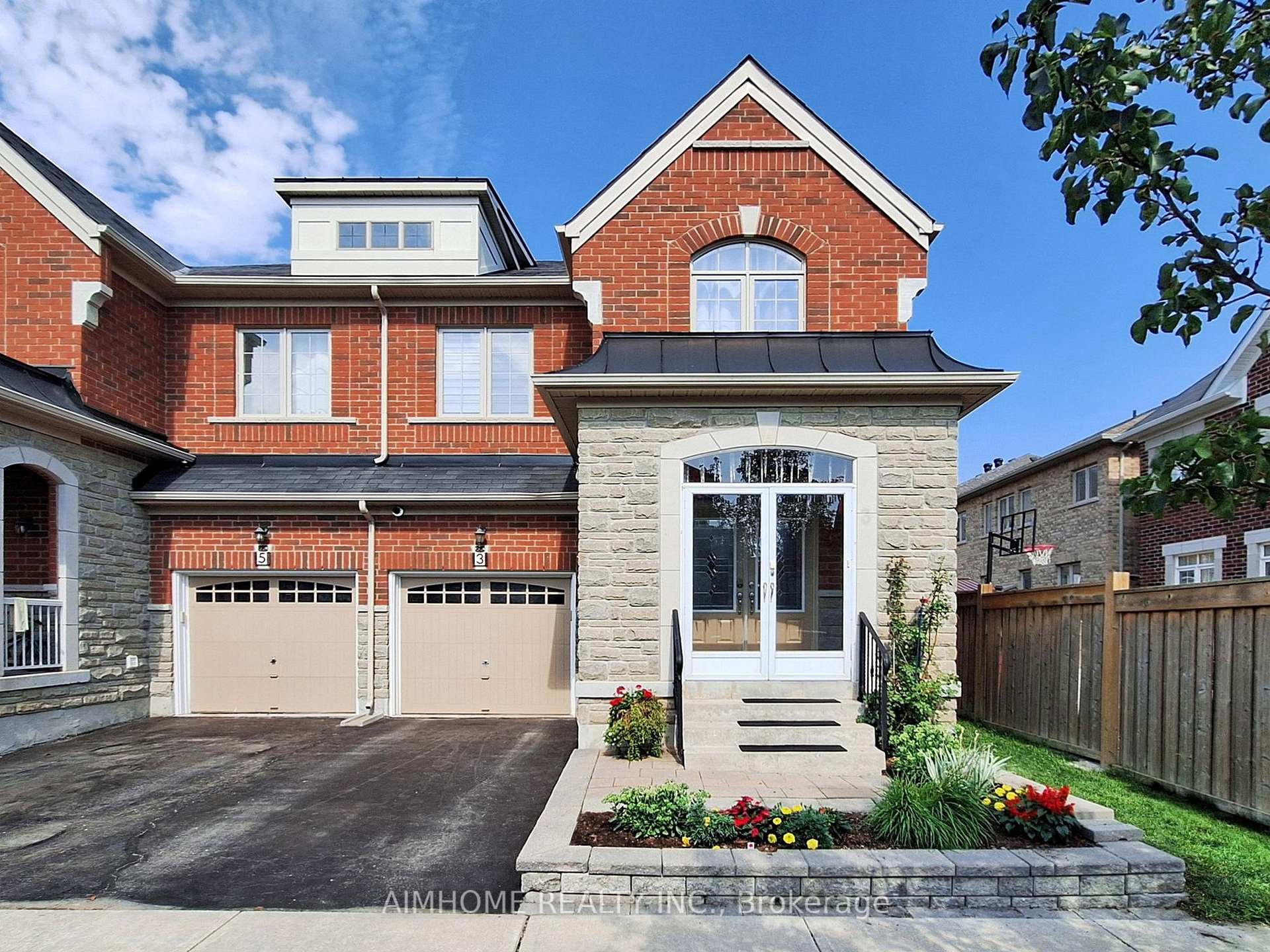Photo 1 of 3 Bishop's Gate, Markham, Victoria Square — HOMEH