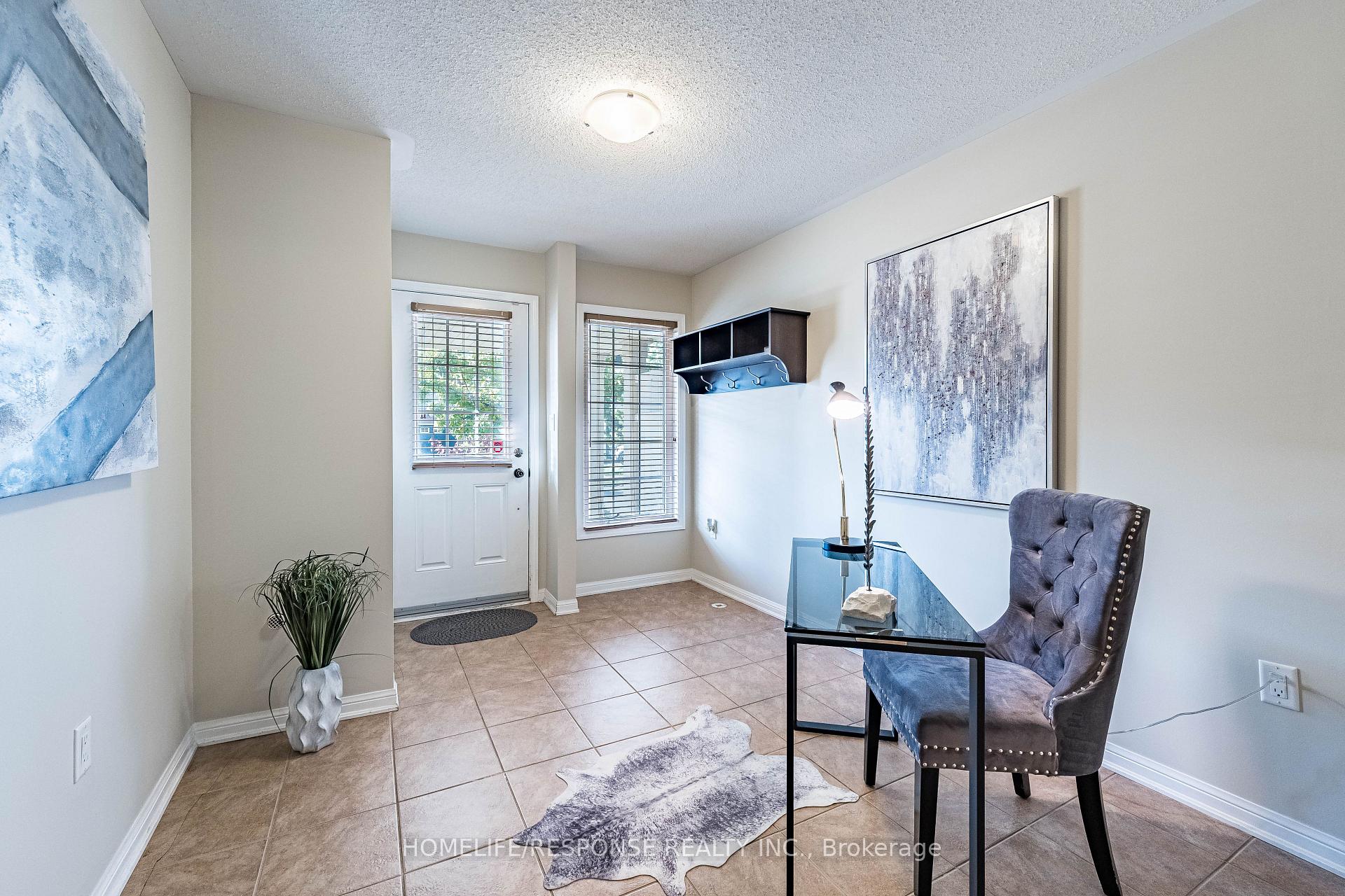Photo 3 of 941 Hasselfeldt Heights, Milton, Coates — HOMEH