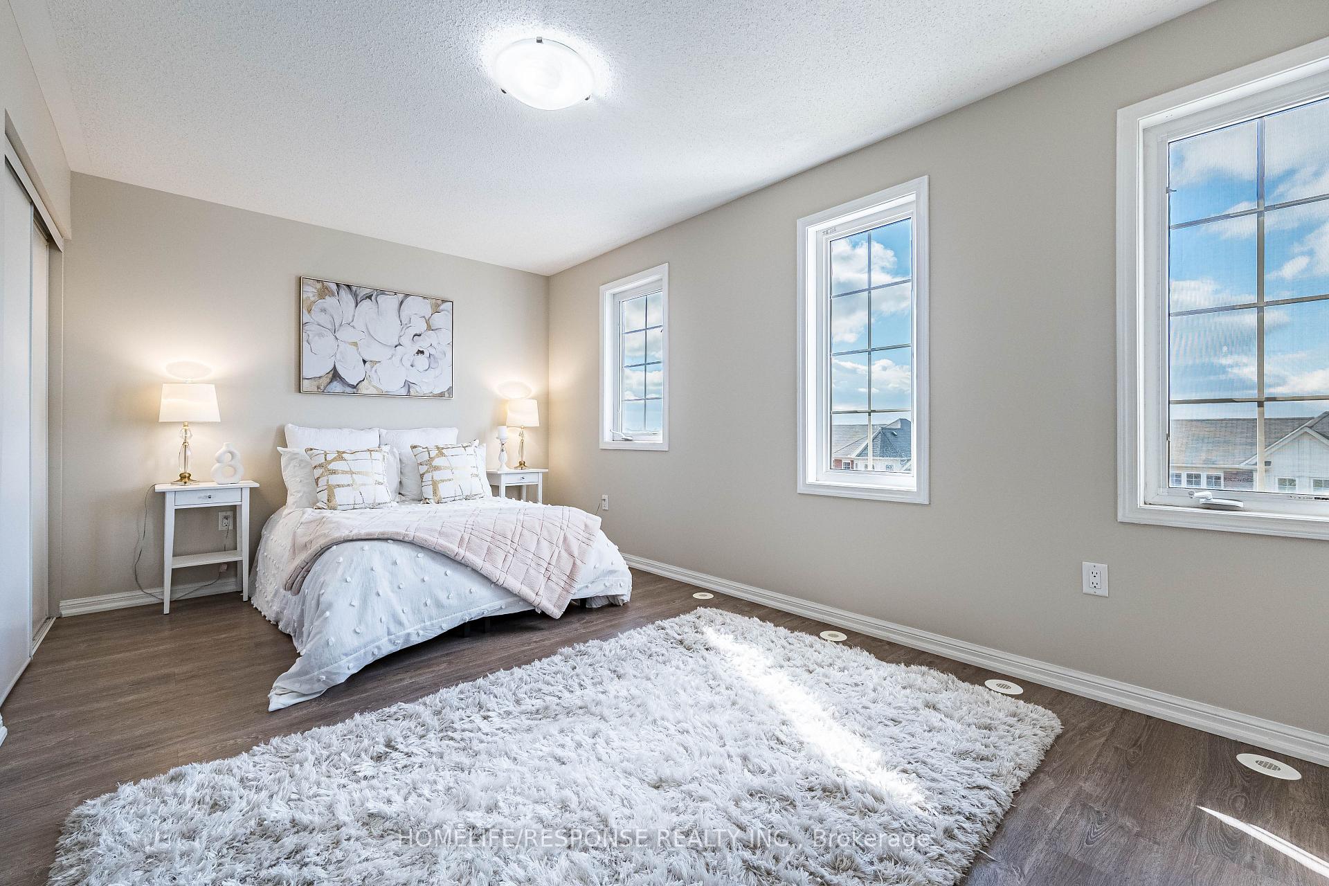 Photo 11 of 941 Hasselfeldt Heights, Milton, Coates — HOMEH