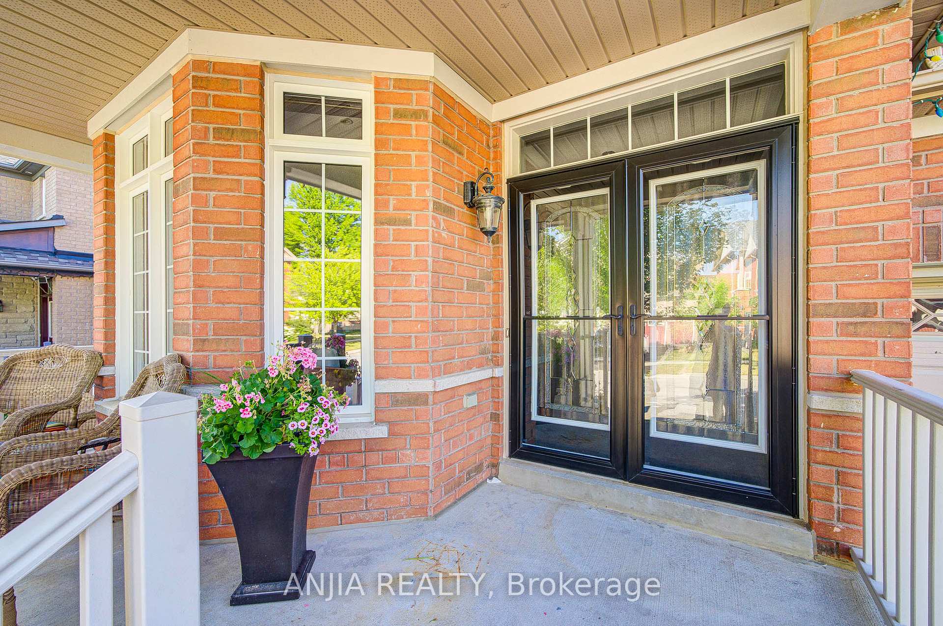 Photo 3 of 13 Kingsmill Court, Markham, Greensborough — HOMEH