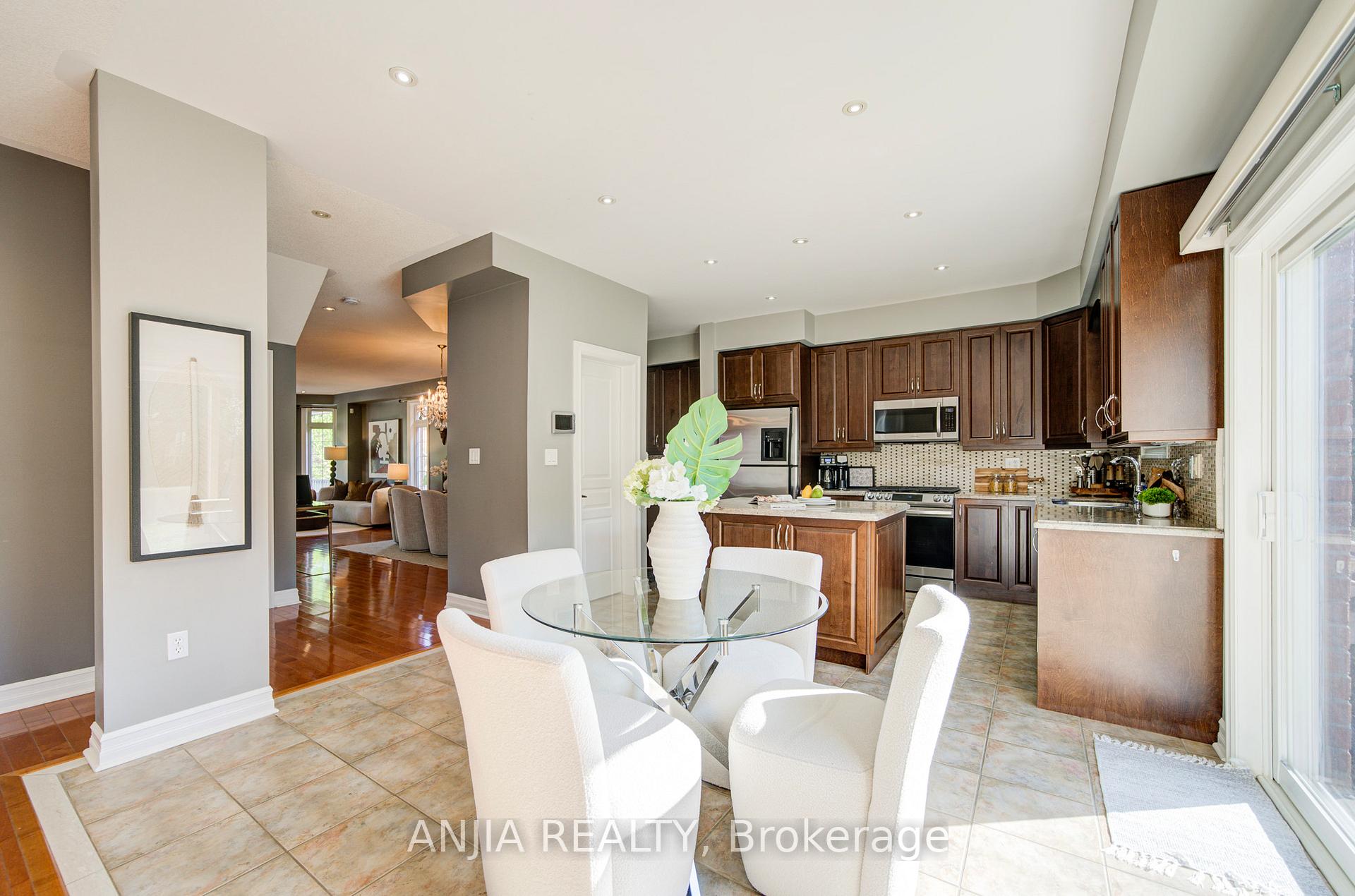 Photo 15 of 13 Kingsmill Court, Markham, Greensborough — HOMEH