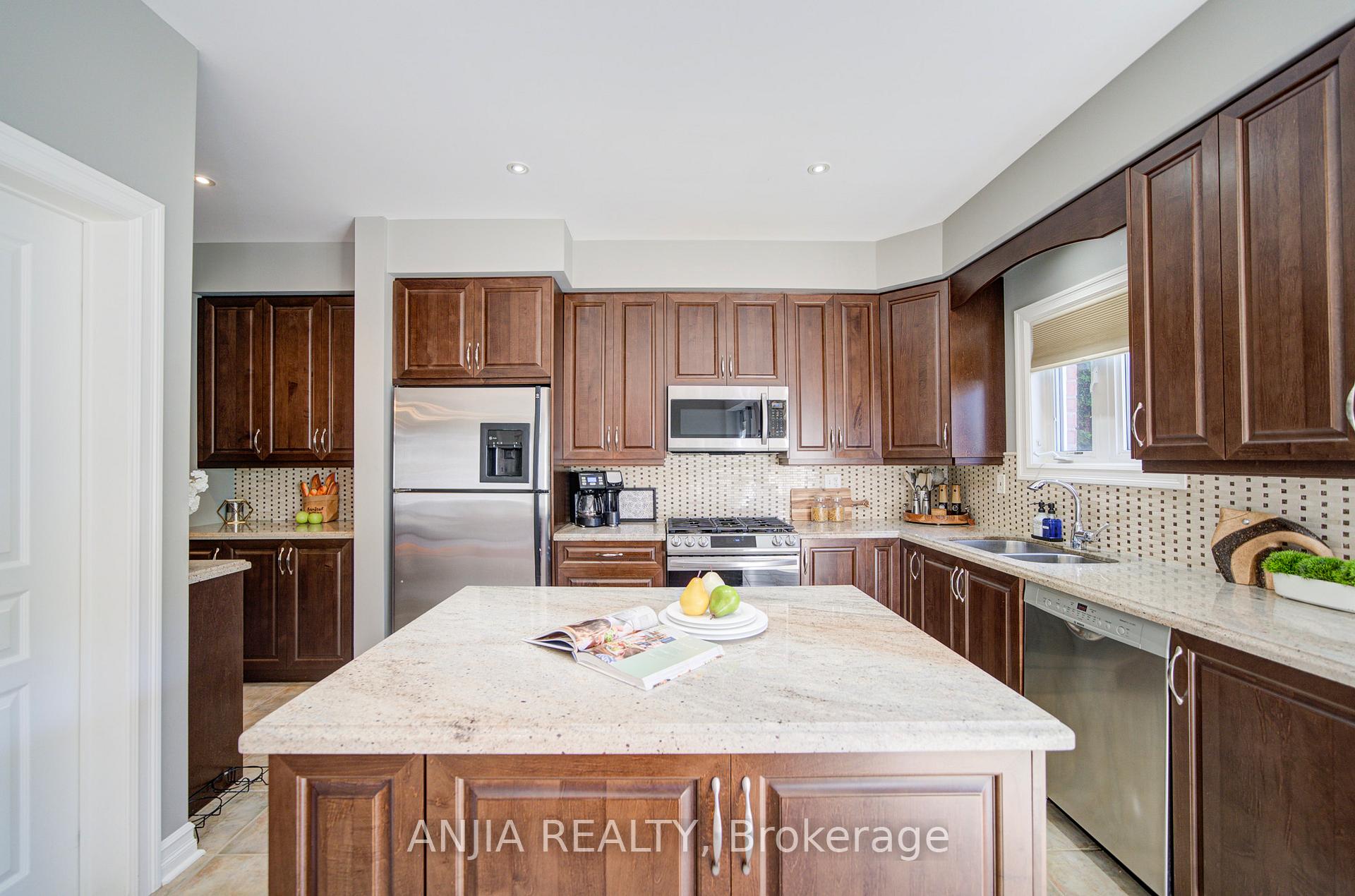Photo 17 of 13 Kingsmill Court, Markham, Greensborough — HOMEH